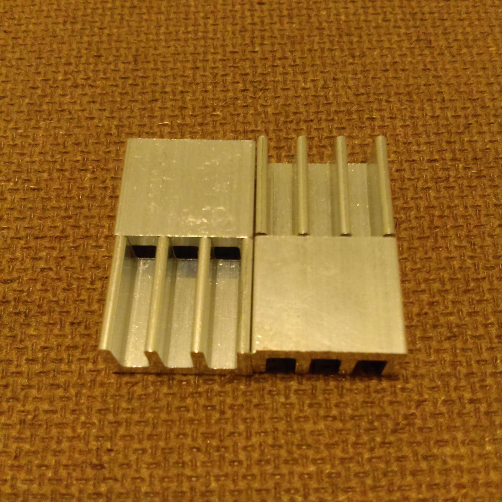 0.5 inch Heat Sink Aluminum(0.5 x 0.6 x 0.3)inches. Low Thermal Resistance.4 qty