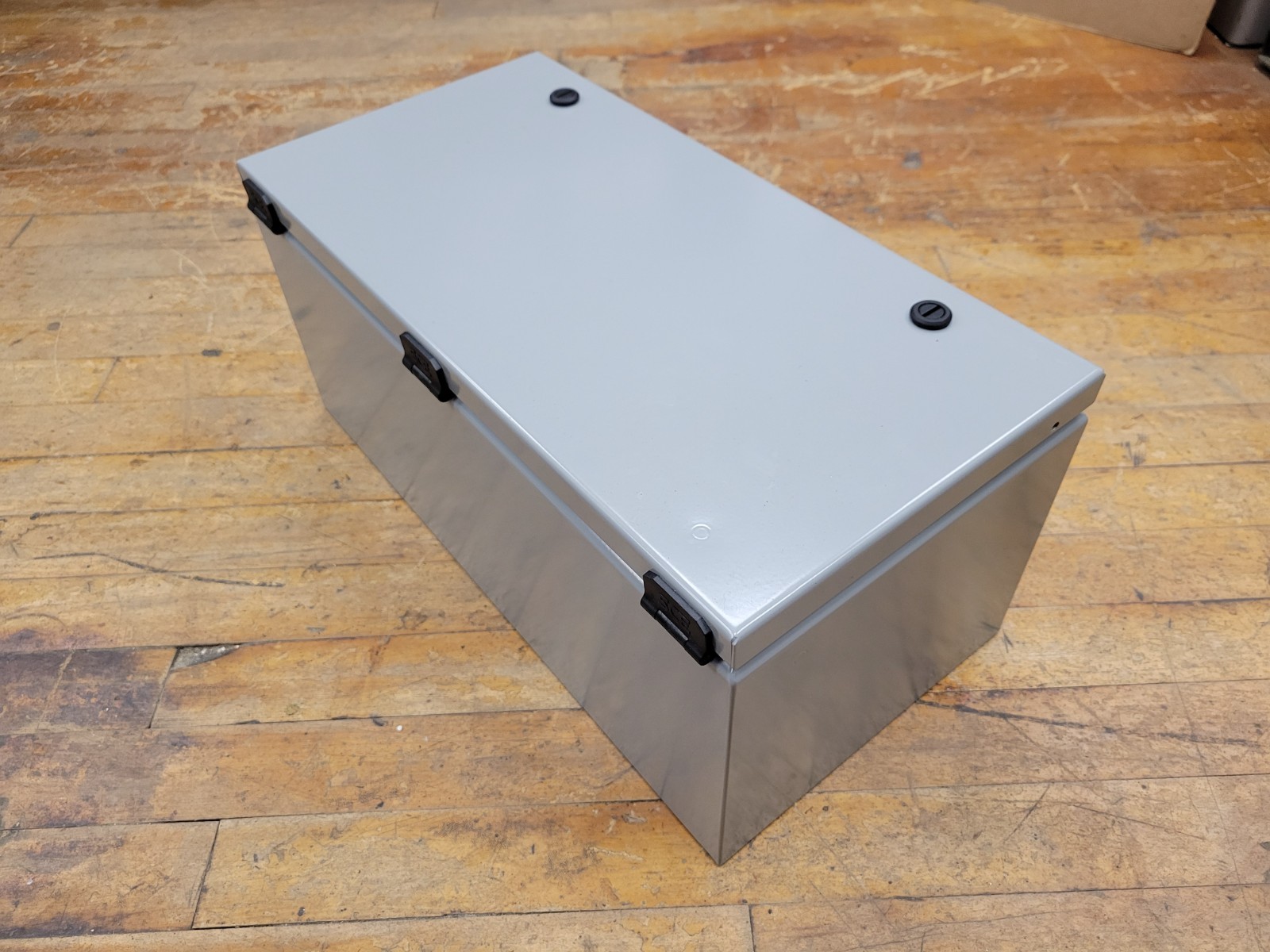 Saginaw SCE-L9188ELJ Trough Enclosure Wall Mount Nema 3R, 4, 12 18″W x 9″H x 6″D