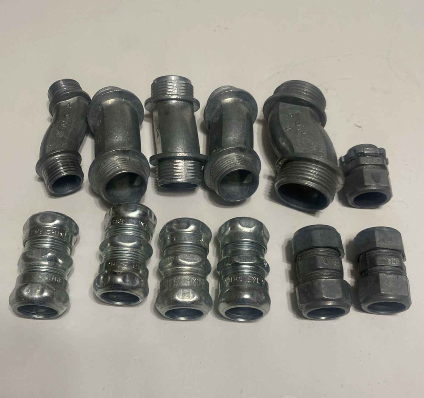 Conduit Offset Nipples And Couplings ~ 12 Pieces Various Sizes Thomas & Betts