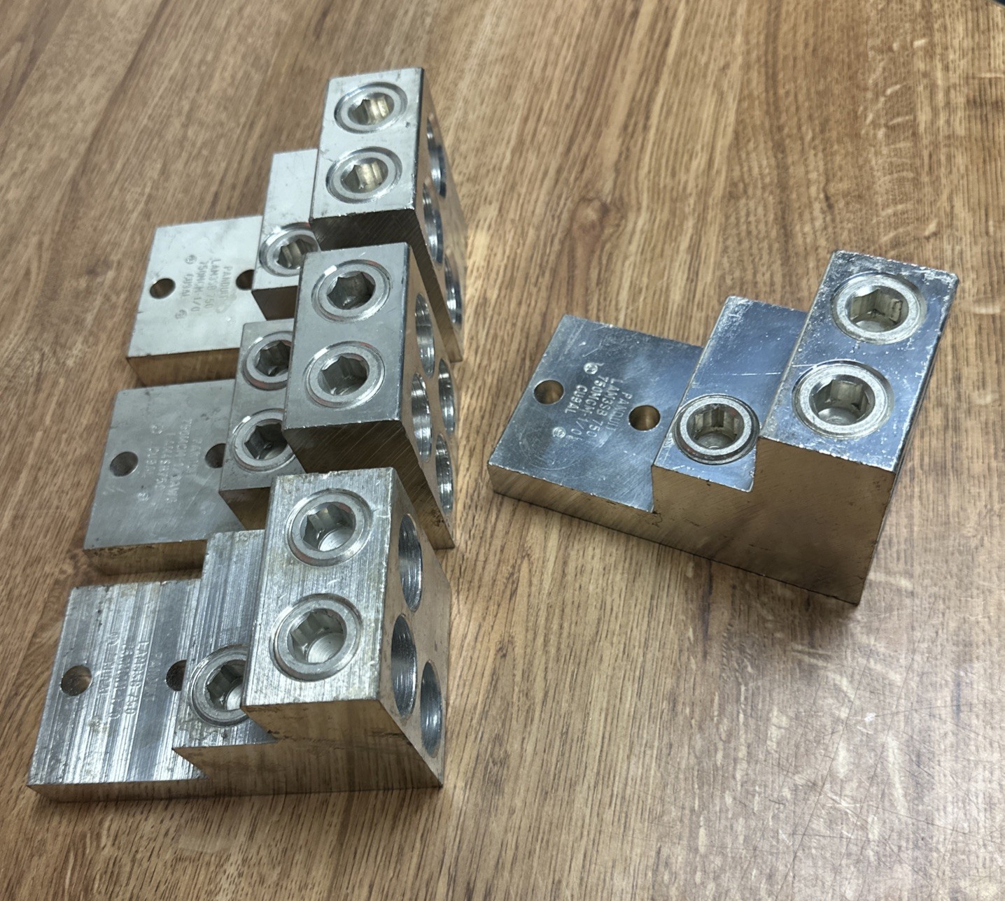 Panduit LAM3SB (Set of 4) 750 750MCM – 1/0 CU9AL Lug Connectors