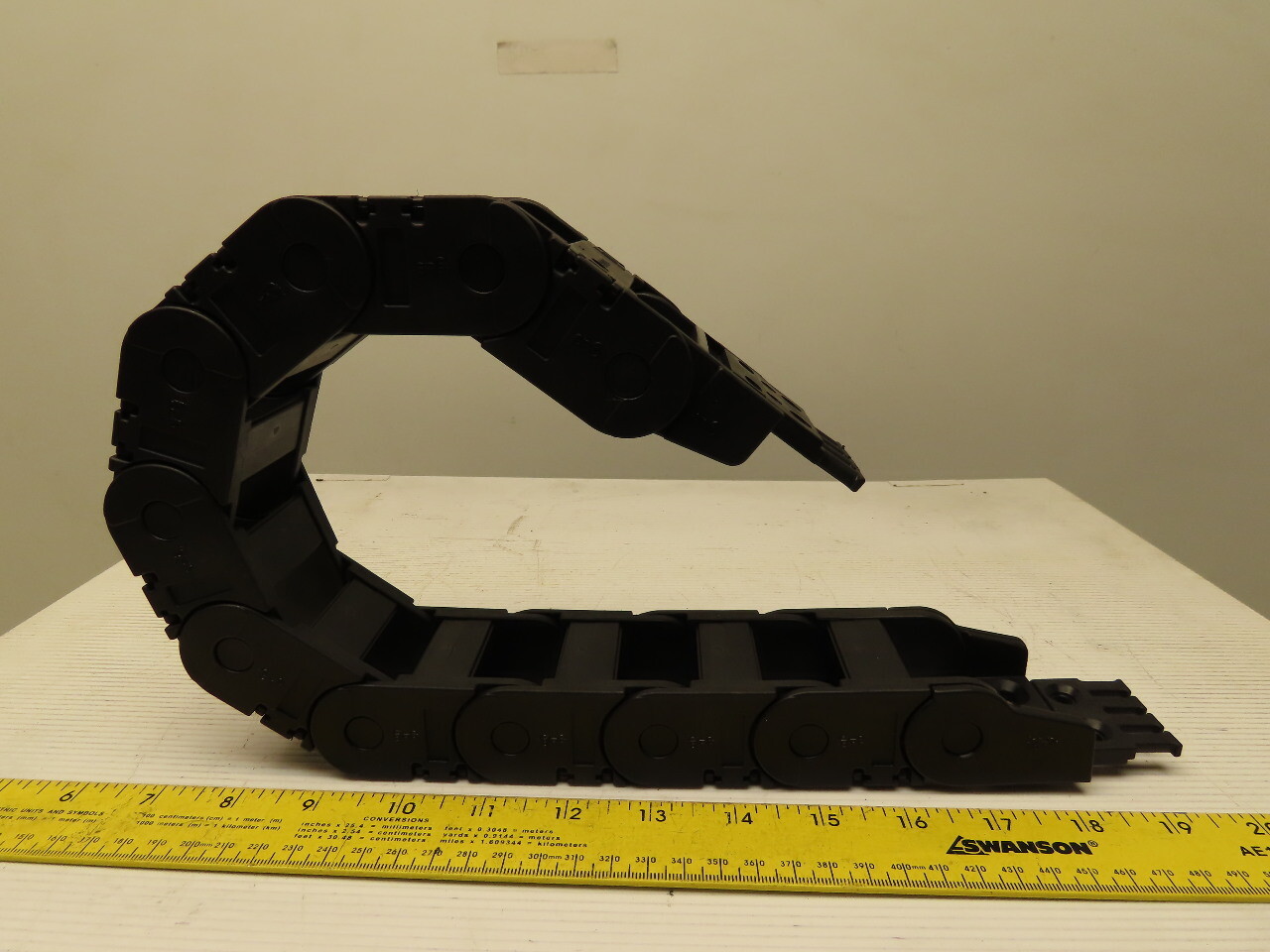 Igus 250.03.075 Cable/Hose Carrier Energy Drag Chain 1″Hx1-1/2″Wx29″L (11) Links