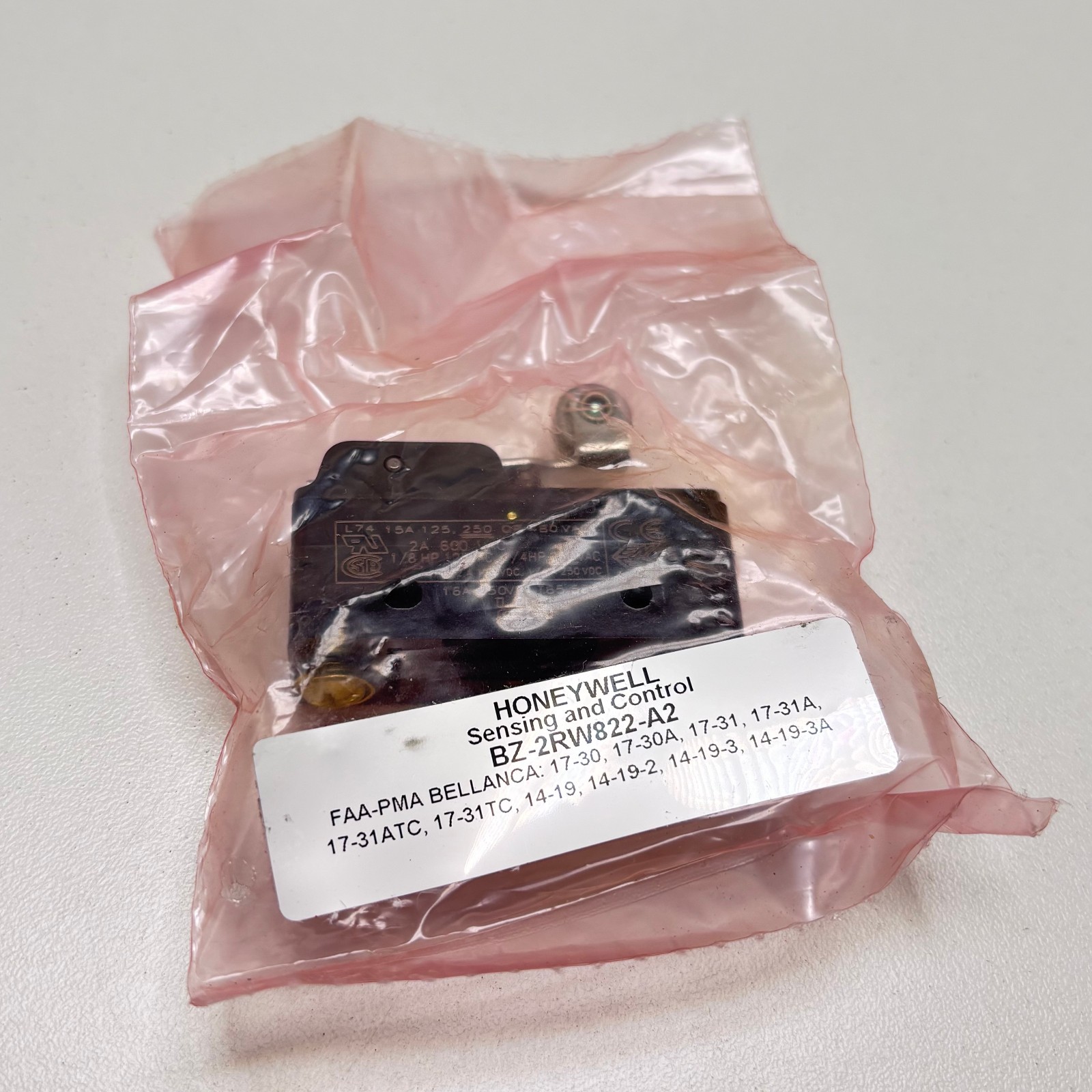 Honeywell BZ-2RW822-A2 Microswitch Roller Lever Limit Switch