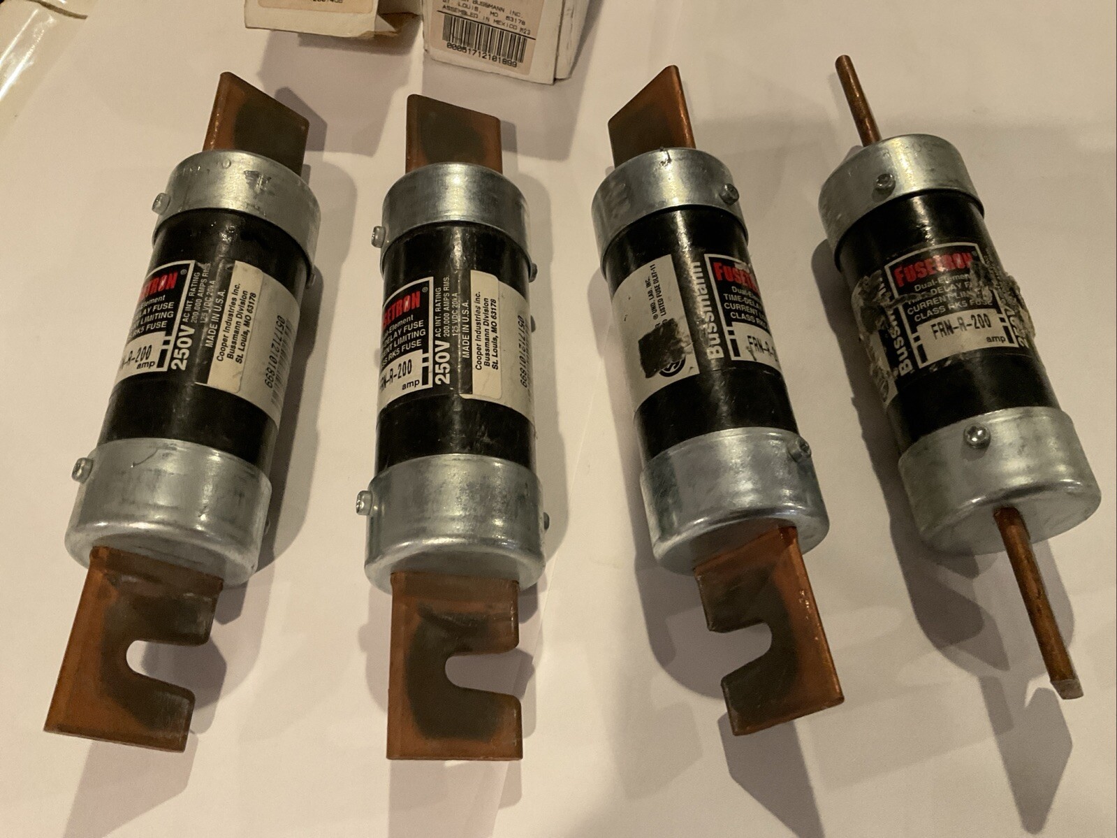 Bussmann FRN-R-200 250 V AC Fusetron Time-Delay Fuse Qty Each