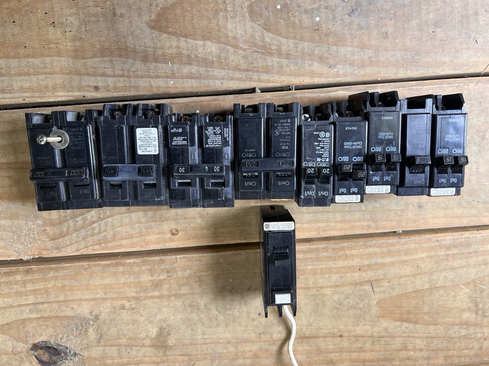 Thomas & Betts 100 amp Circuit Breaker Set (used)