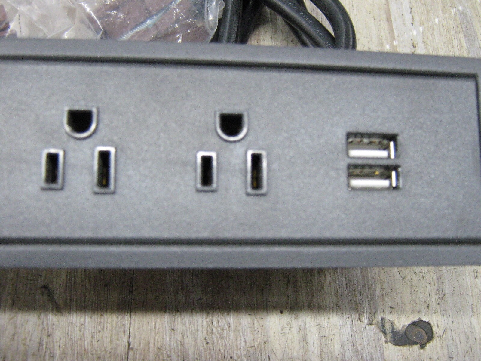 Furniture Power Centers, 2-USB, 15a 125V, 3.1A, 60hz BE04315 NEW