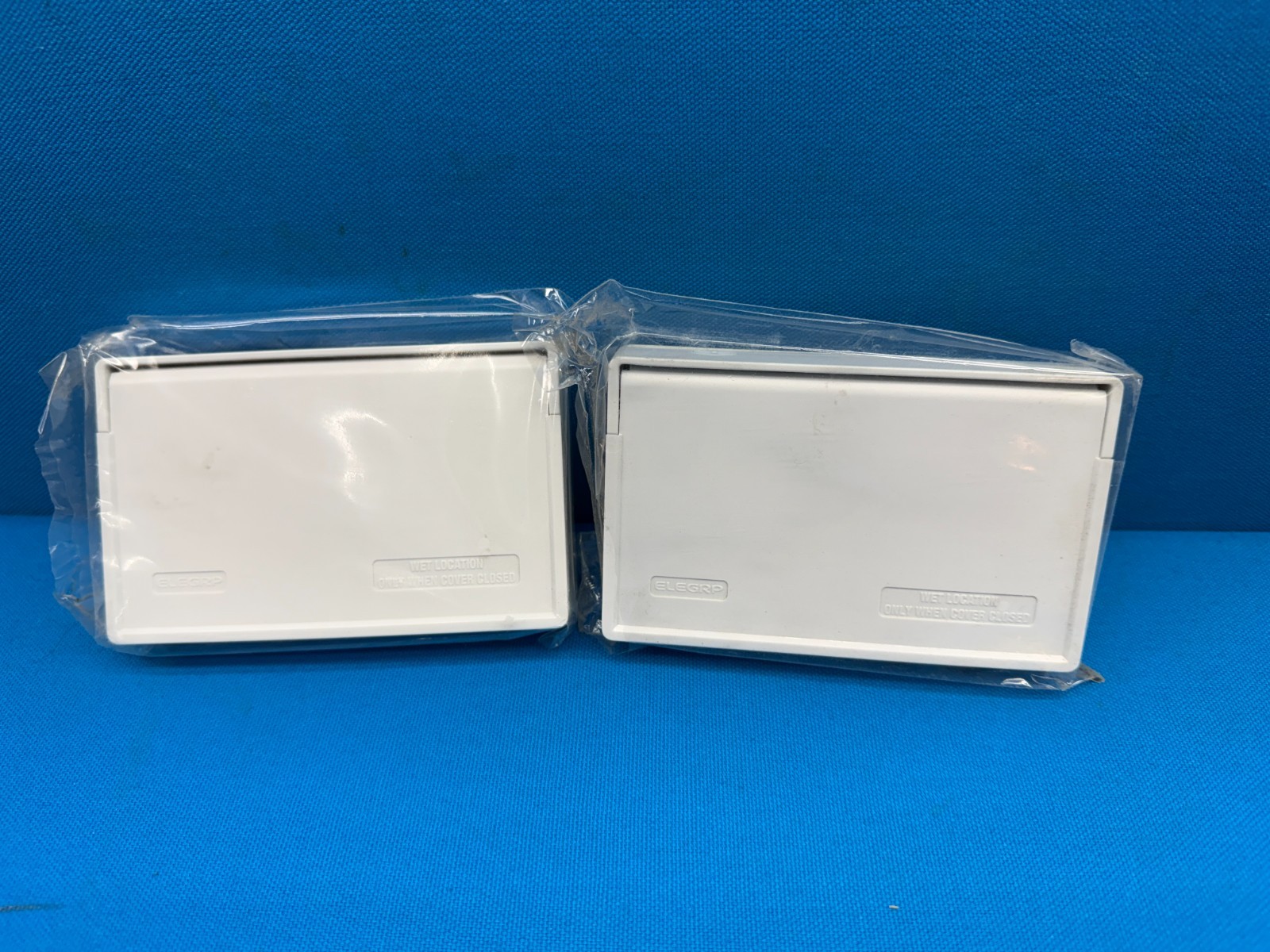 Set of 2 – ELEGRP 3141 White Weatherproof Outdoor Receptacle Wall Plate Covers