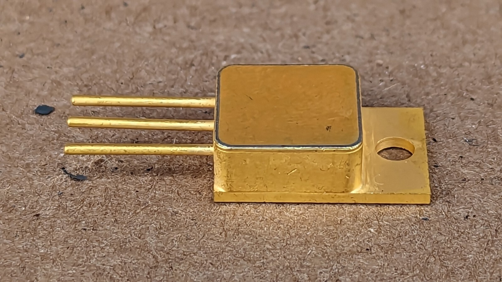 1 – VINTAGE QUALITY Power MOSFET GOLD PLATED Transistor – PICTURE FOR REFERENCE