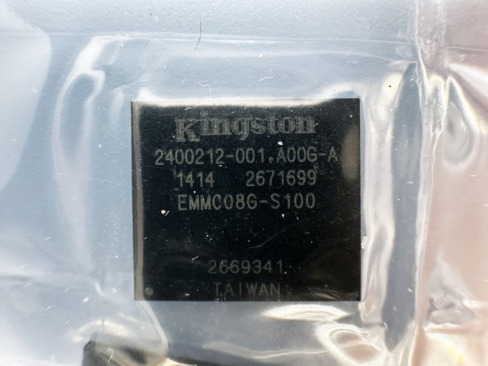 EMMC08G-S100-A06 EMMC08G-S100 Kingston 8GB eMMC 4.5 Flash Memory HS200 BGA-153
