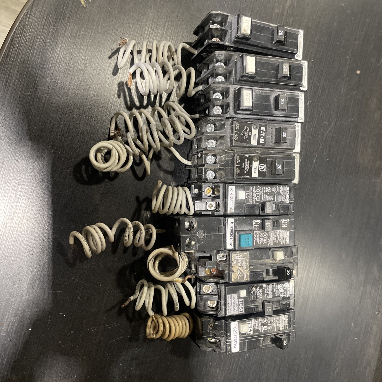 EATON SIEMENS MIXED LOT OF 10 GFCI BREAKERS