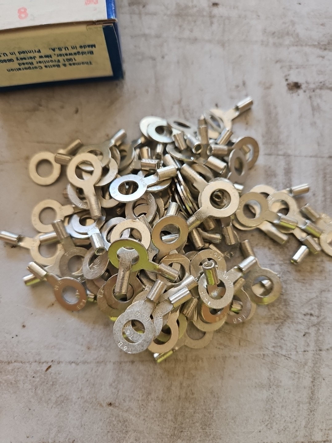 100 PC Thomas & Betts – B14-14 – Ring Terminal, Uninsulated 1/4″ 18-14 AWG