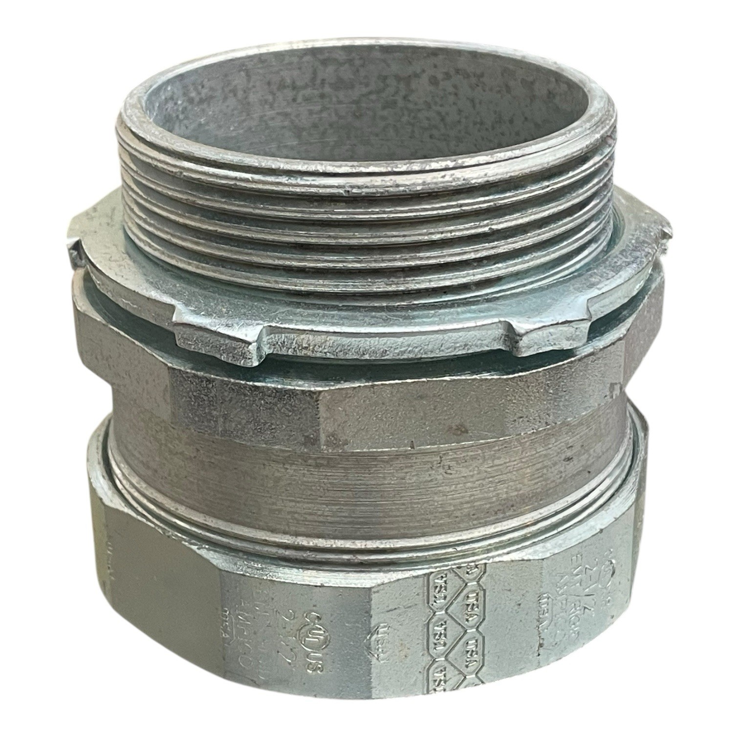 One AMFICO 2-1/2″ EMT/Rigid Dual-Rated Steel Compression Connector