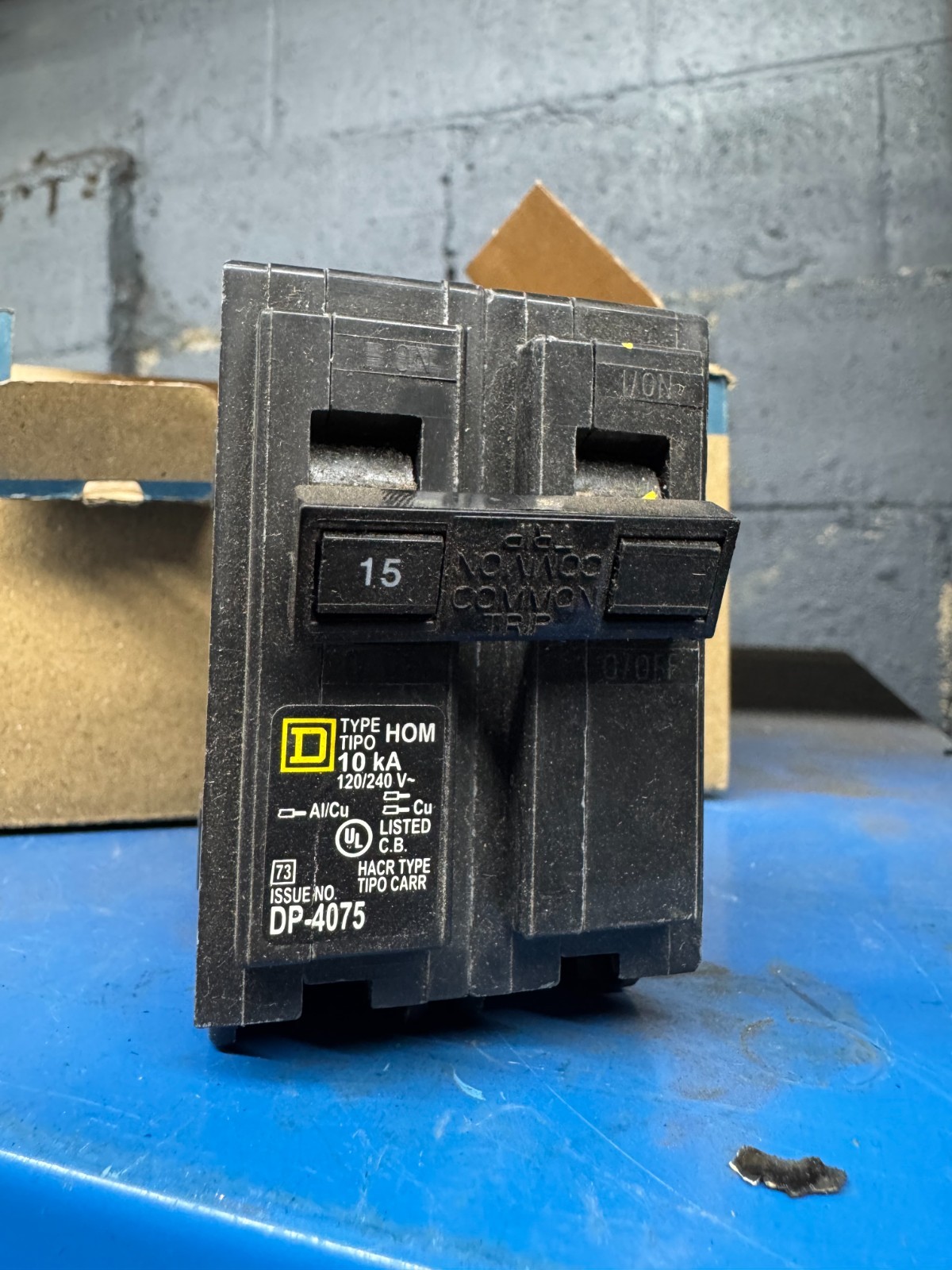 Square D Homeline 15-amp 2 -Pole Standard trip Circuit Breaker (Lot of 2)