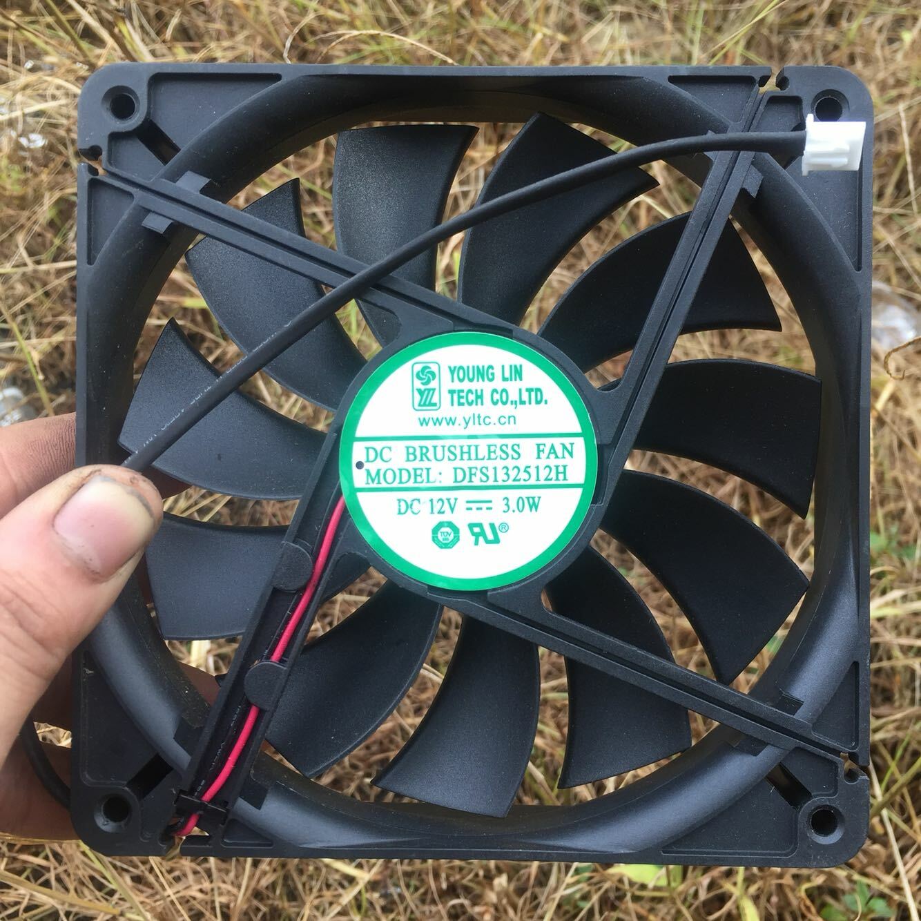 1pc YOUNGLIN DFS132512H 13525 12V 3.0W 13.5CM power supply cooling fan