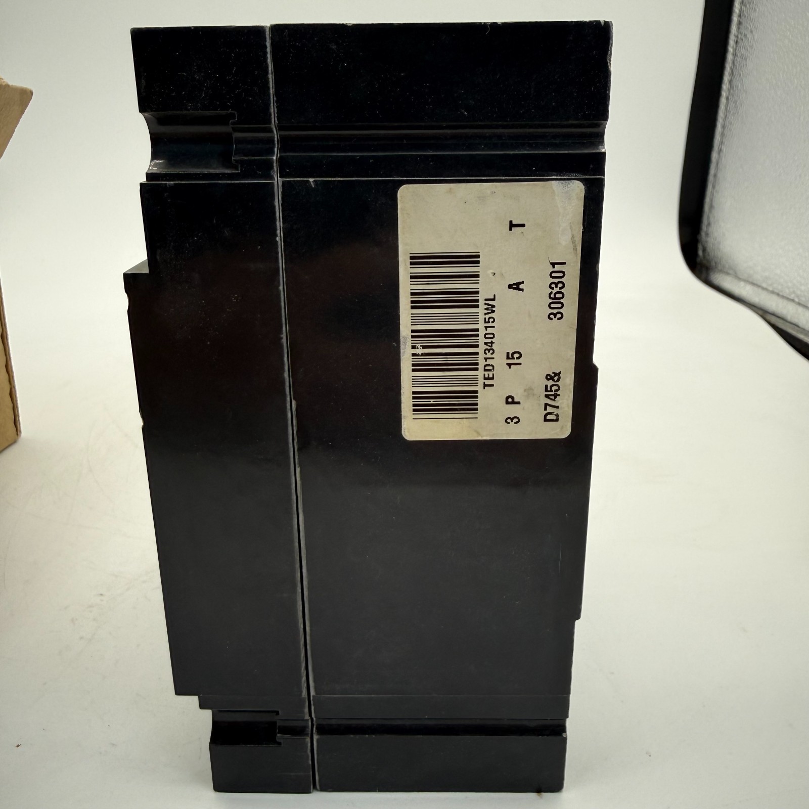 GE TED134015WL Feed-Thru Circuit Breaker 15A 480V 3P 3PH Type TED 15 Amp 3 Pole