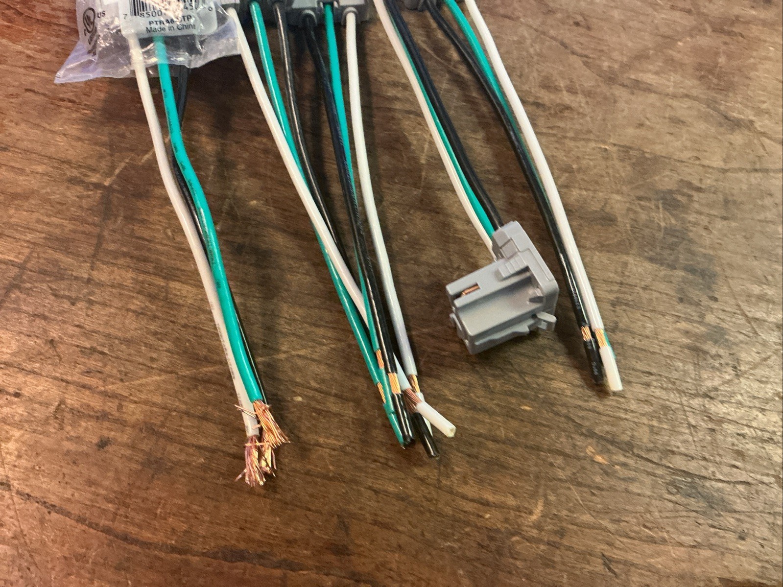 Pass & Seymour PTRA6-STR 6” Stranded PlugTail Connector,Right Angle.(lot Of 5)