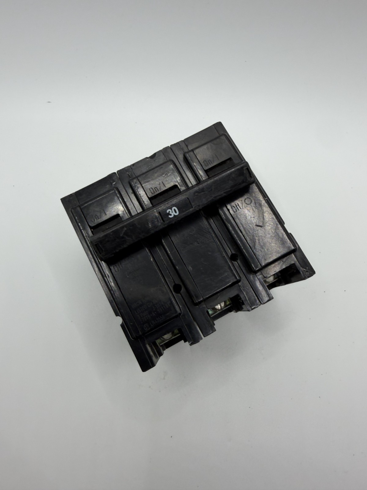Eaton BR330 30A 240V 10kA 3P Plug-in Circuit Breaker – tested & wrnty