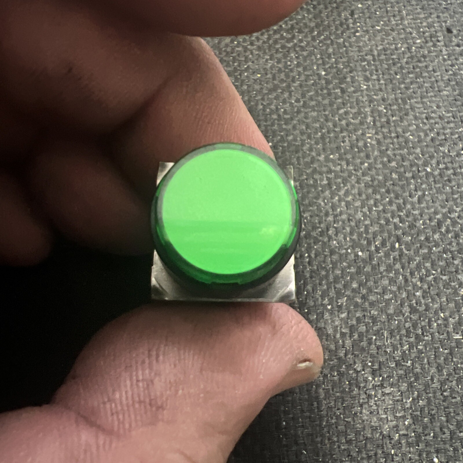 NEW IDEC 16MM illuminated button AL6M-M14G round self-reset 24V new open box