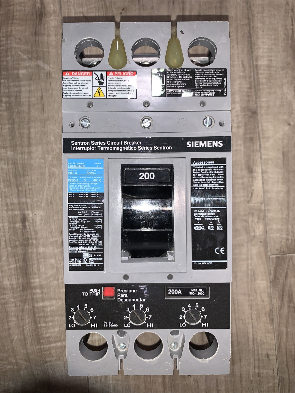 SIEMENS CAT# FXD63B200/ 3 Pole / 200A / Series C / TYPE:FXD6-A / Circuit Breaker