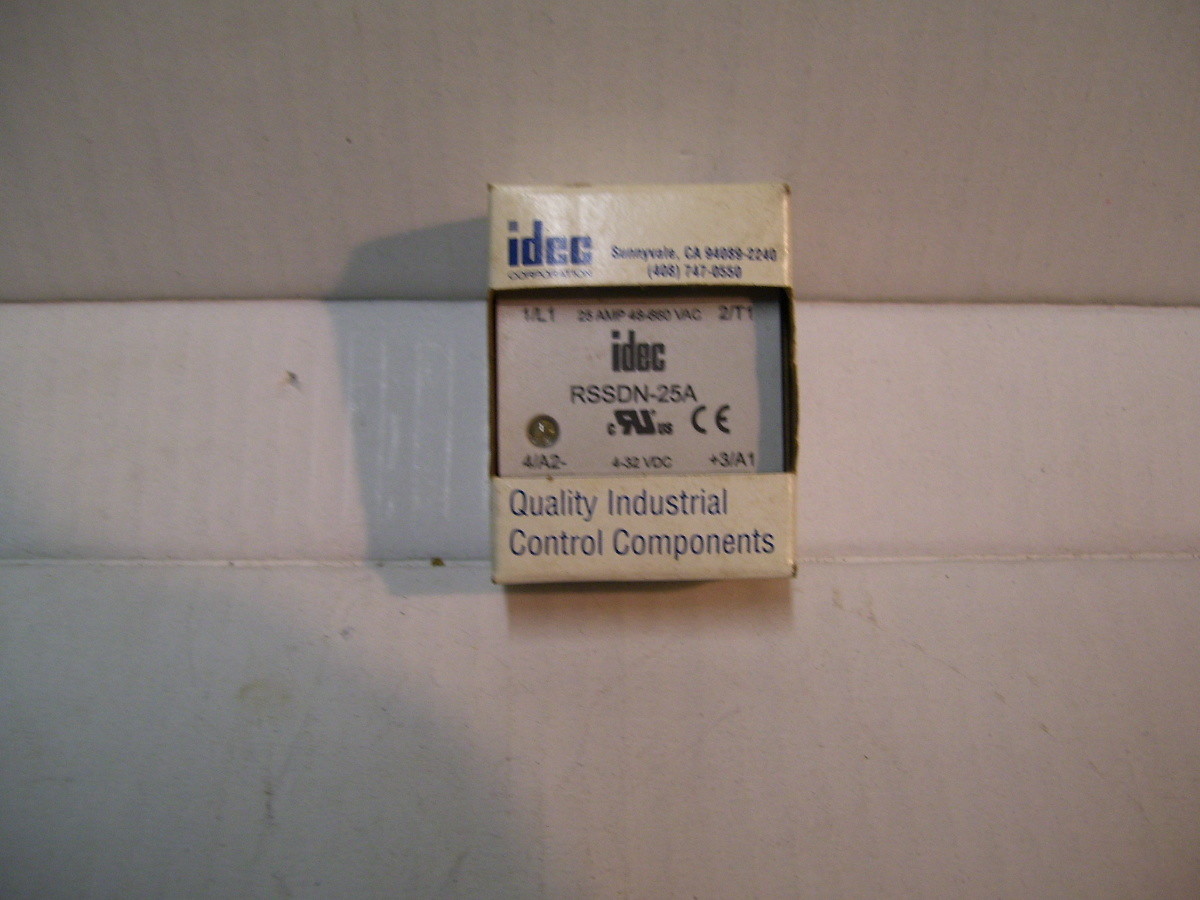 NEW IDEC RSSAN-25A 25A 48-660VAC 4-32VDC SIGNAL SOLID STATE RELAY P2114