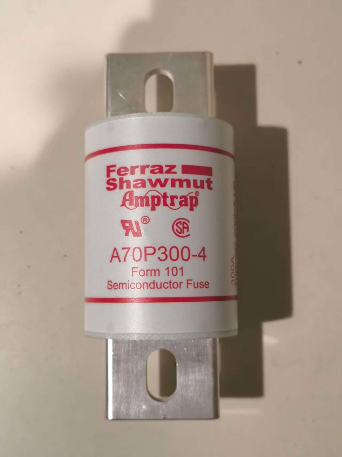 New Semiconductor Fuse A70P300-4, 700V 300A in stock