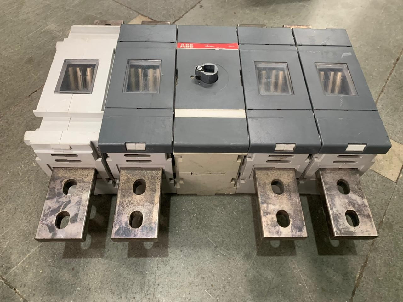 NEW ABB OT1200U22 SWITCH-DISCONNECTOR 4P 600VAC 1200A FREE FAST SHIP