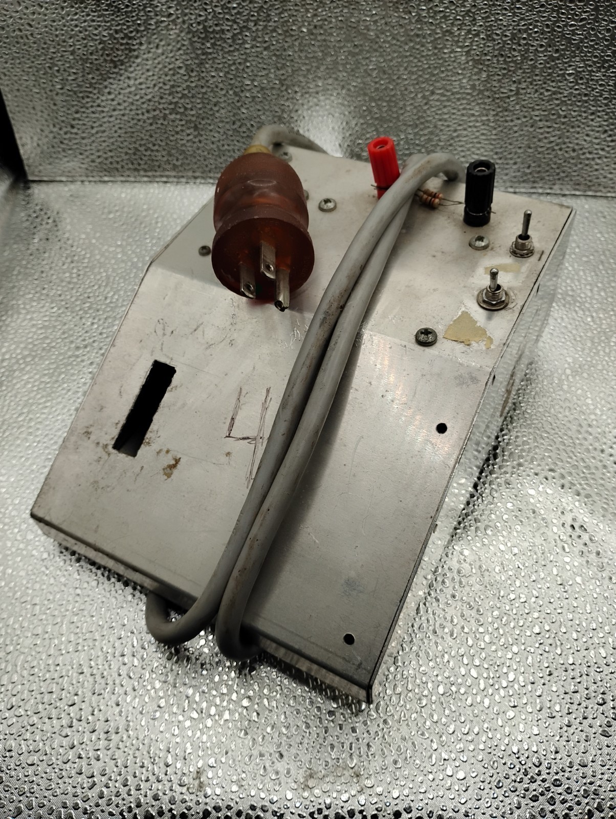 24VDC/36.5VDC DC Power Supply in 8x6x2.75″ Slanted Pedal Box Aluminum Enclosure