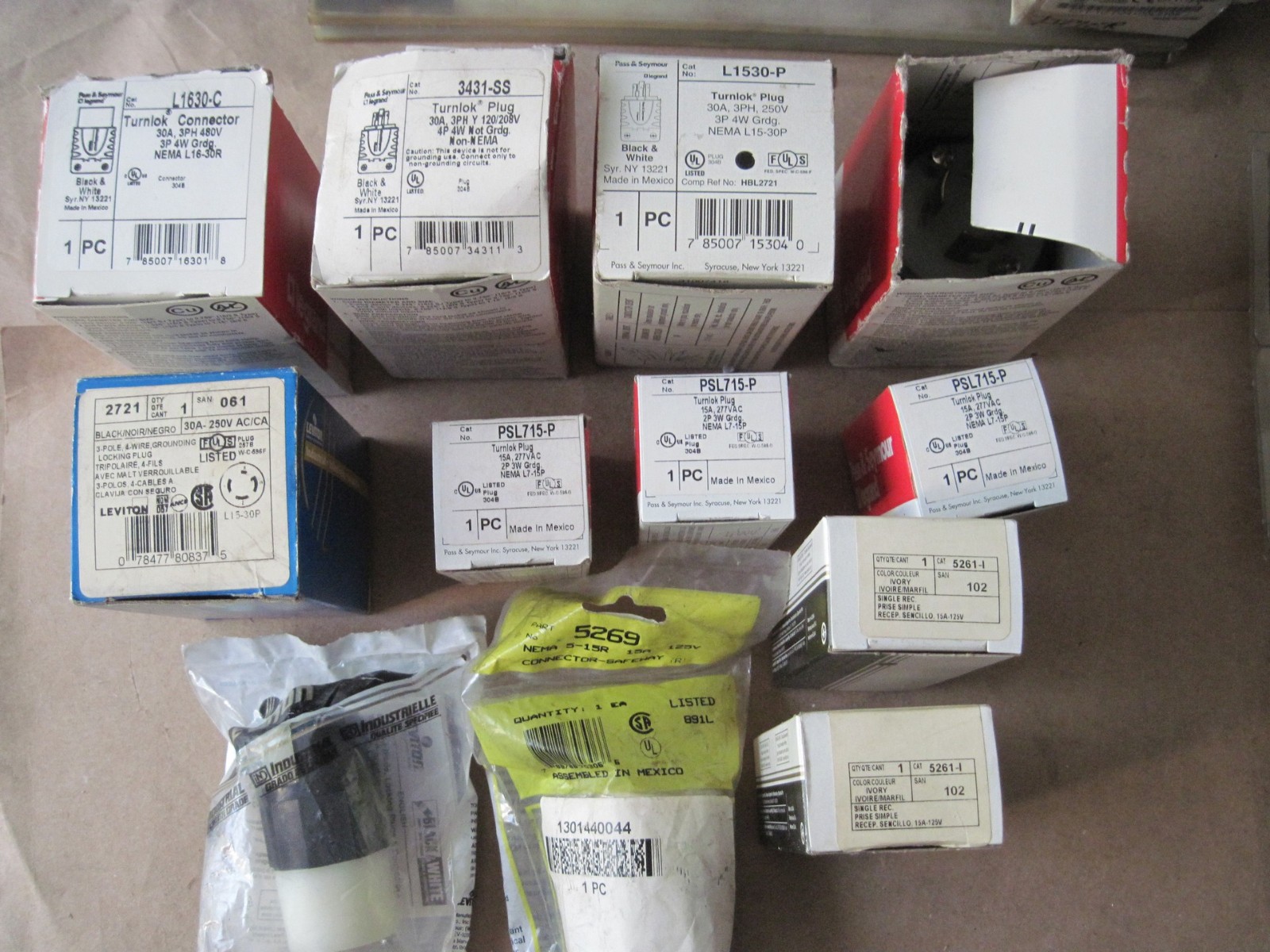 Lot of 12 New Plugs / Connectors / Receptacles Legrand Turnlok, Leviton 30A 20A