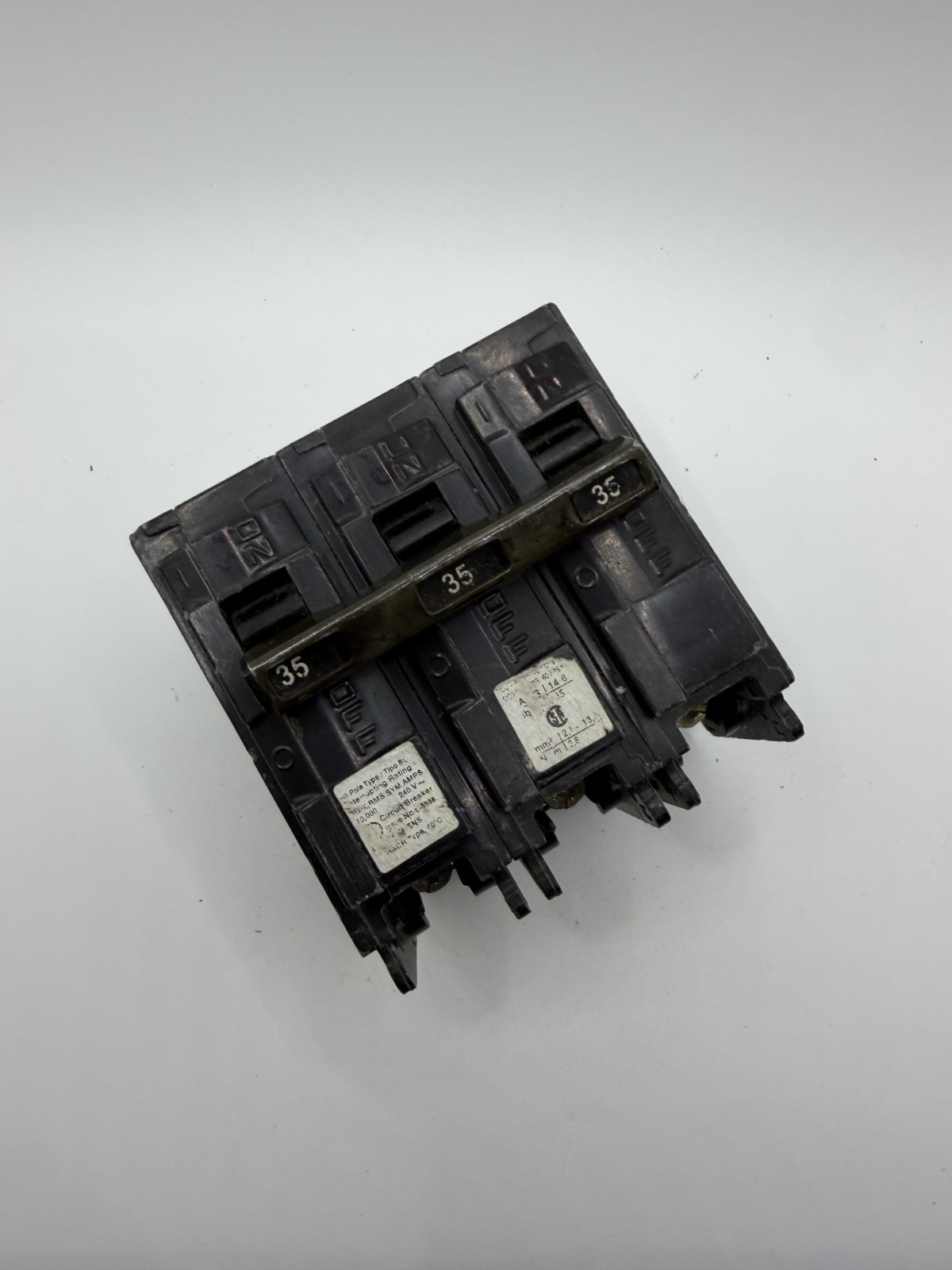 Siemens B335 35A 240V 10kA 3P Bolt-on Circuit Breaker – tested & wrnty