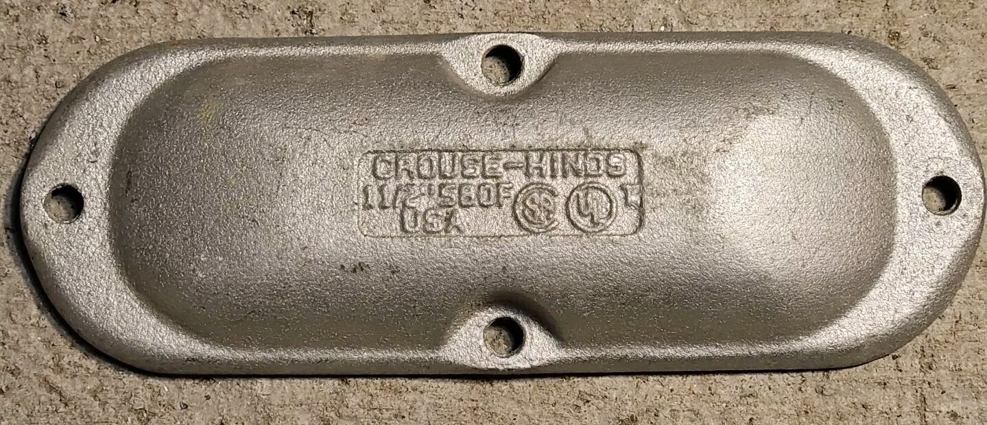 Crouse-Hinds 580F Rigid Conduit Body Cover, 1 1/2″ CST IRON FORM 8 COV Eaton