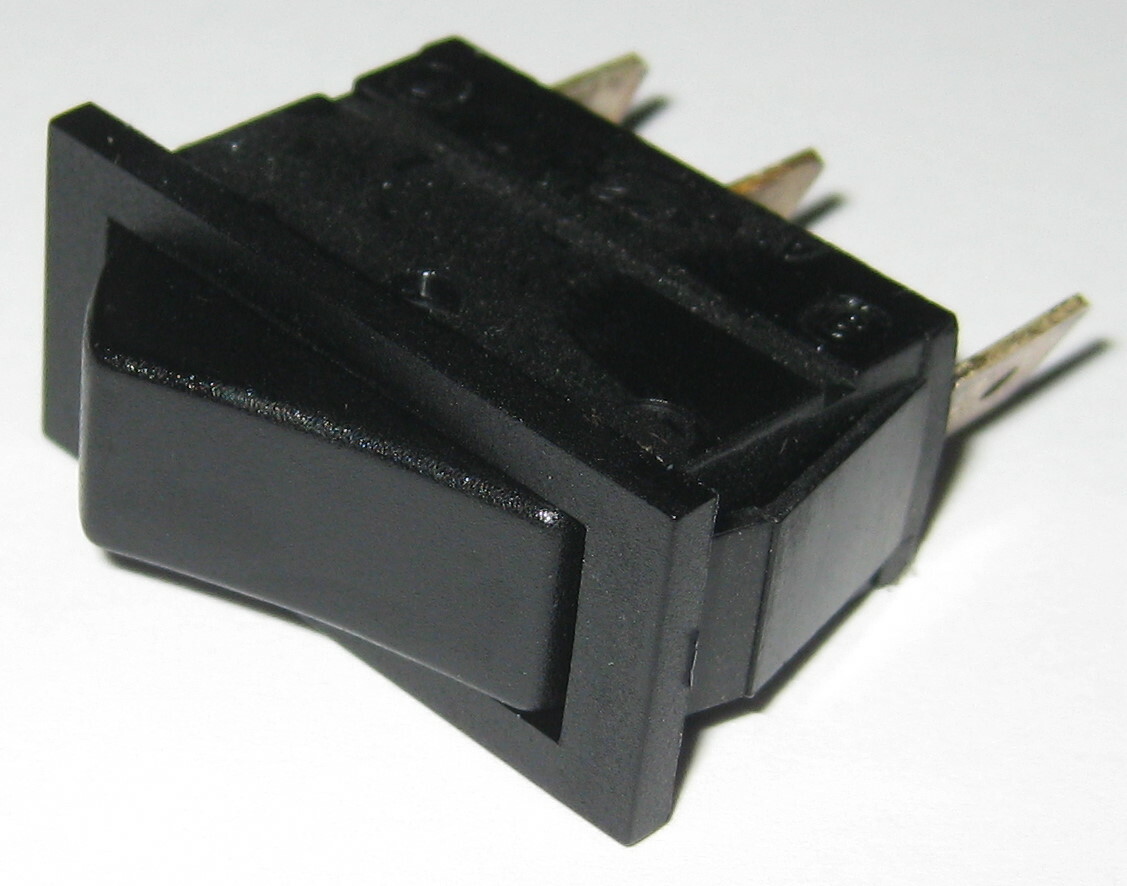 Arcolectric C1510 Black Rocker Switch – SPDT – 250VAC 16A 1HP – 125V 0.5HP