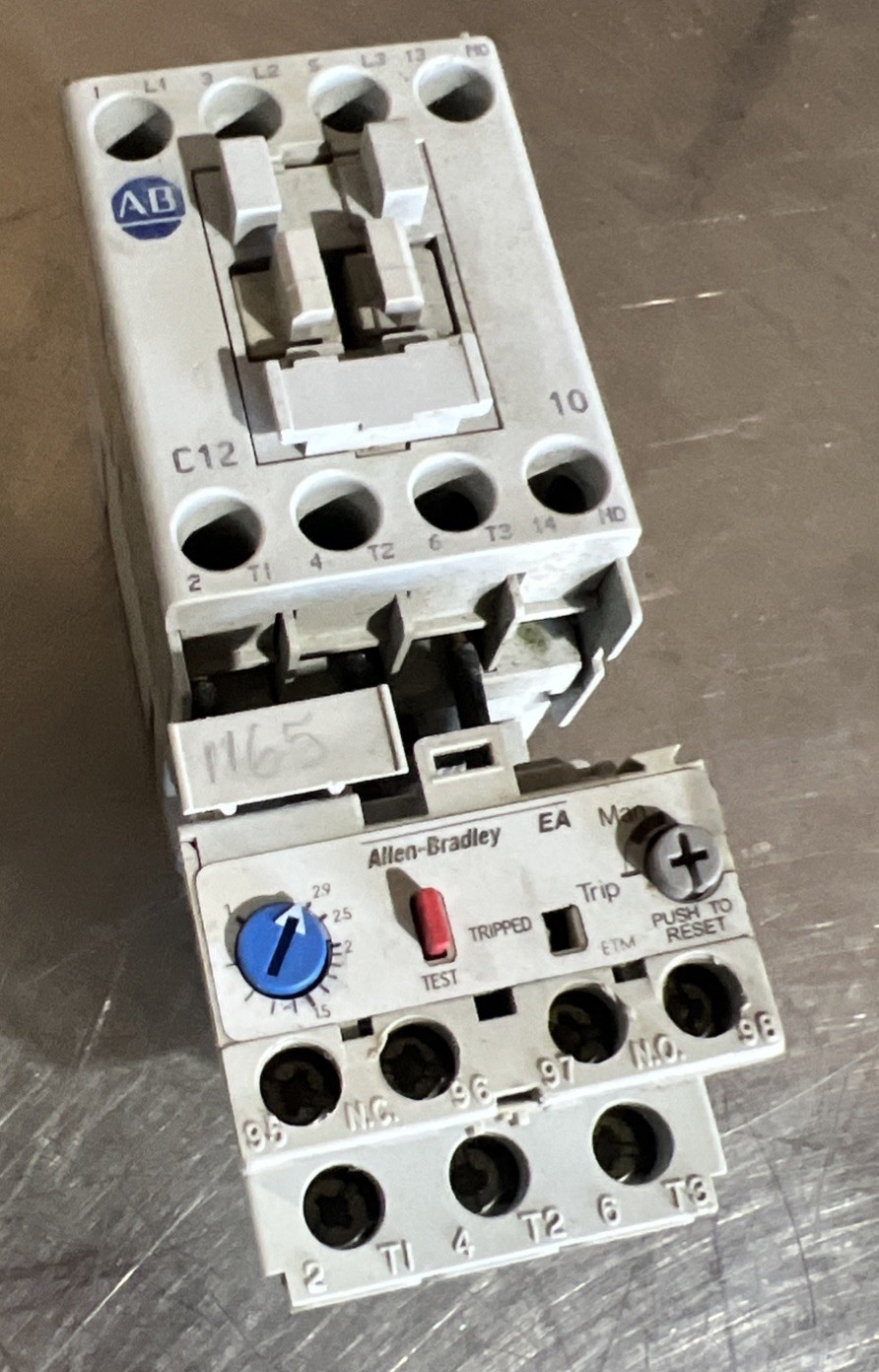 Allen-Bradley 193-EA1DB Overload Relay (1) 100-C09*10 Contactor Relay (1) Used