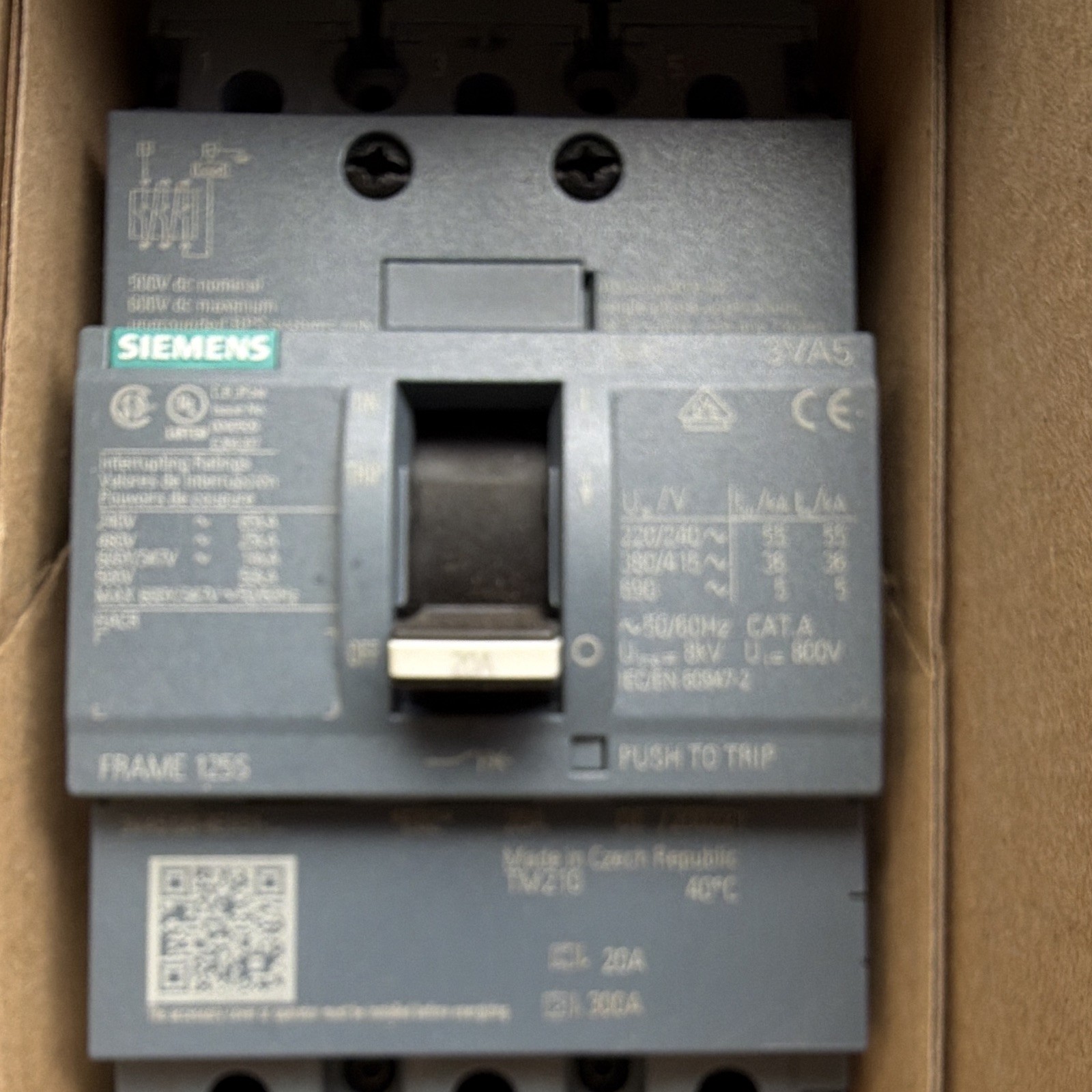 Siemens 3VA5 3VA5120-4ED31-0AA0 Molded Case Breaker 3-Pole 20A 600V