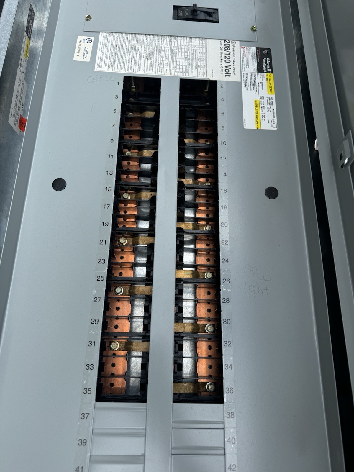 AQU3422RCX GE 225 Amp Main Breaker Panel 208/120V 42 Circuit Nema 1 150A Main