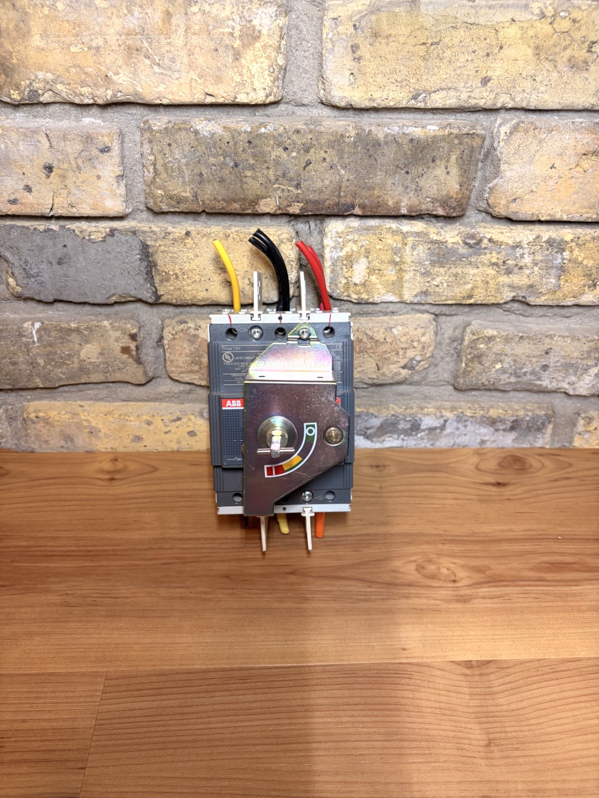 ABB SACE Tmax T2H 3 Pole 480V 160A Circuit Breaker E93565