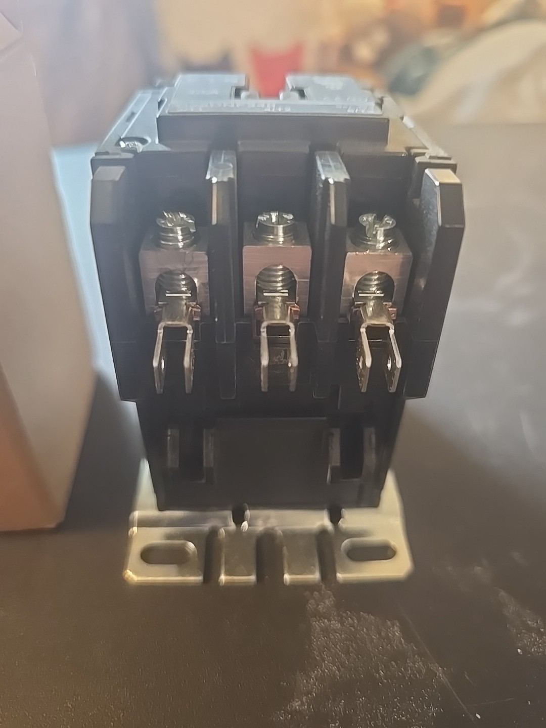 Eaton Cutler-Hammer C25DNF340A Definite Purpose Contactor 40A 3P