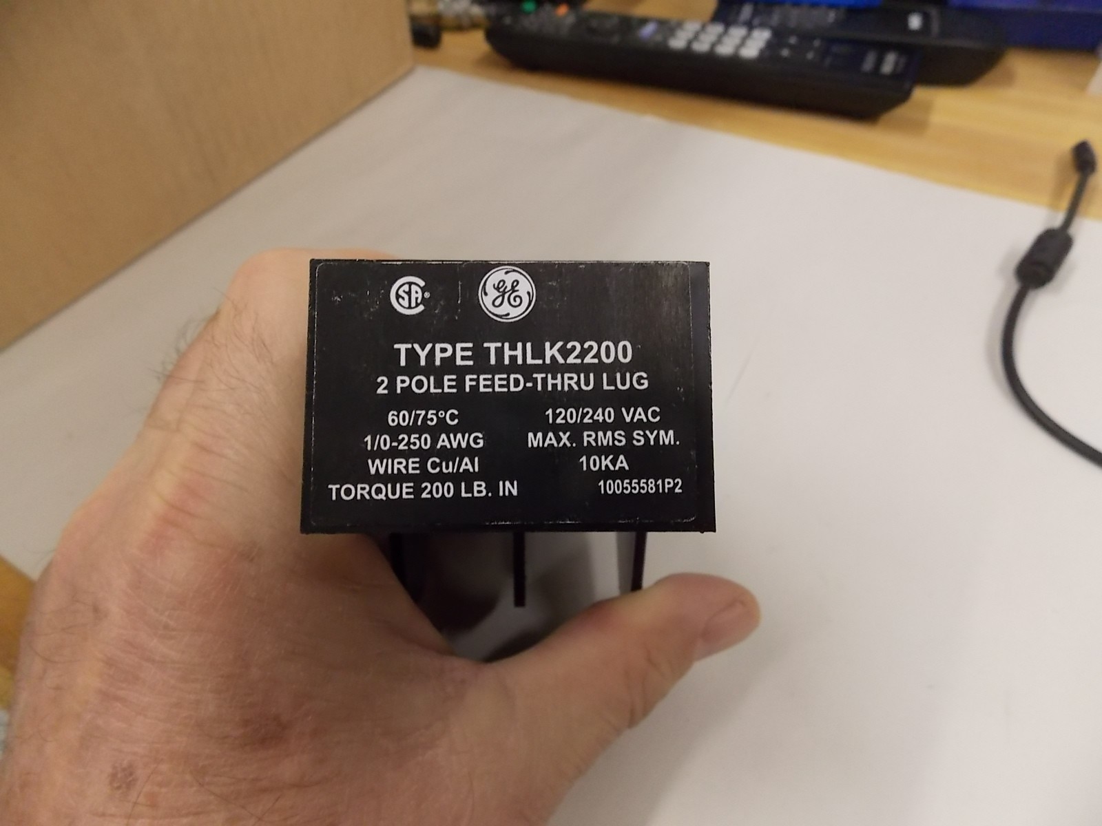 New GE ABB THLK2200 2 Pole Feed-Thru Lug 200A 120/240 vac 1/0-250 AWG G5