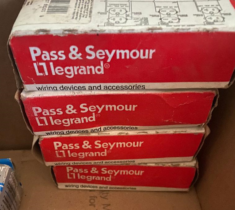 4 Pass & Seymour BR15-W Duplex Receptacles 15A 125V Interior Wall Outlet-NIP