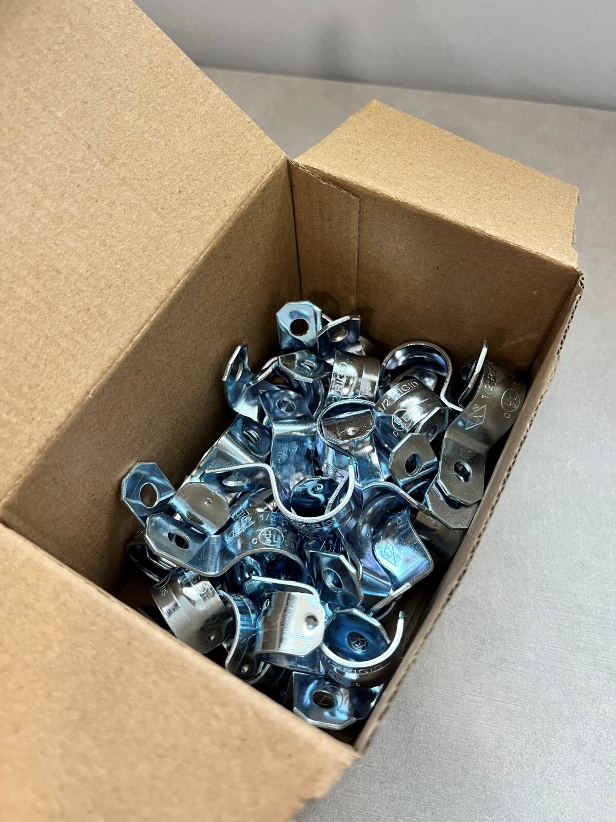 1/2″ 1 hole Steel Halex type IMC/Rigid Snap-on Conduit Pipe Strap 100 pc