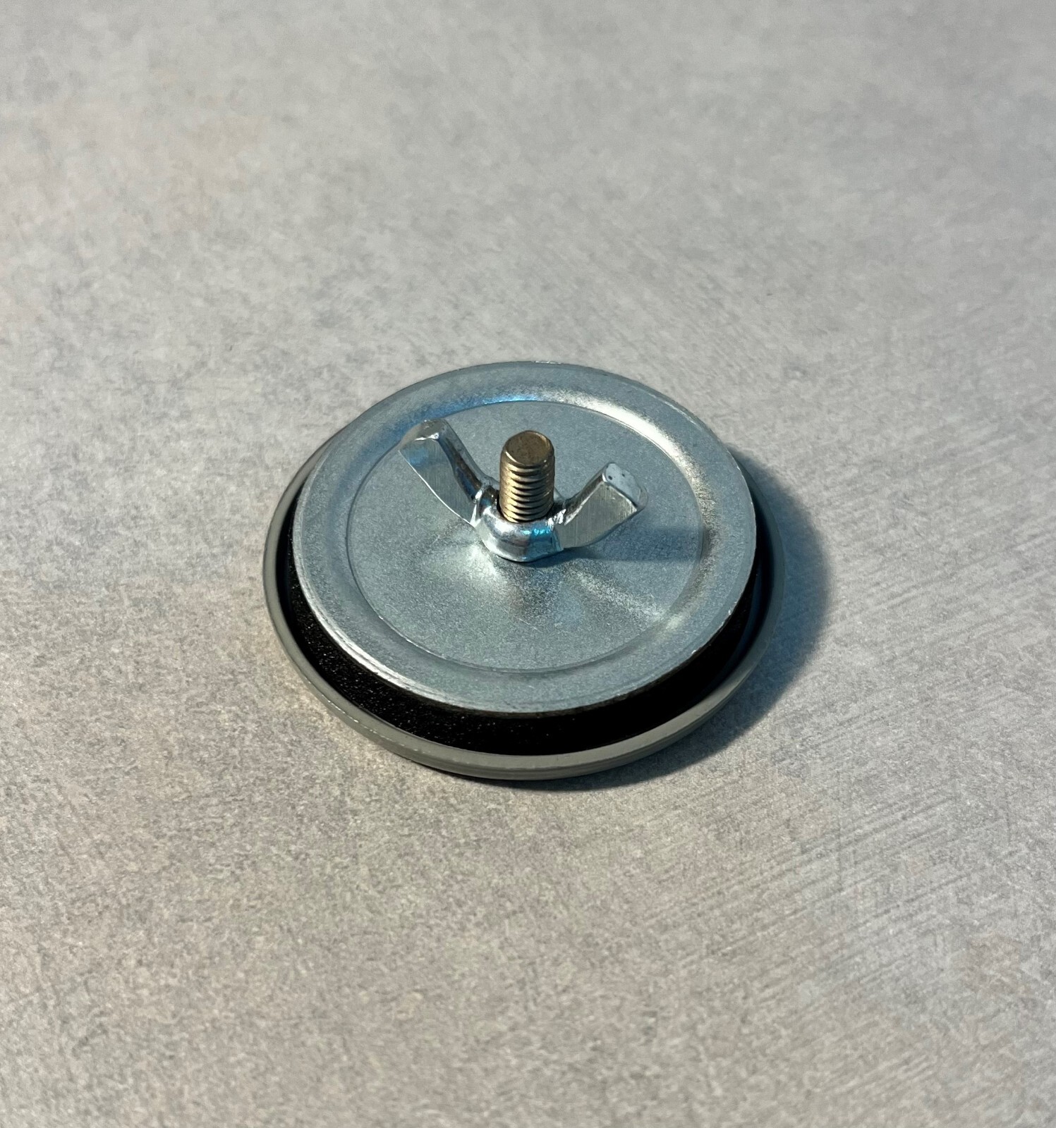 1″ oil tight knockout hole seal with gasket; lot of 20