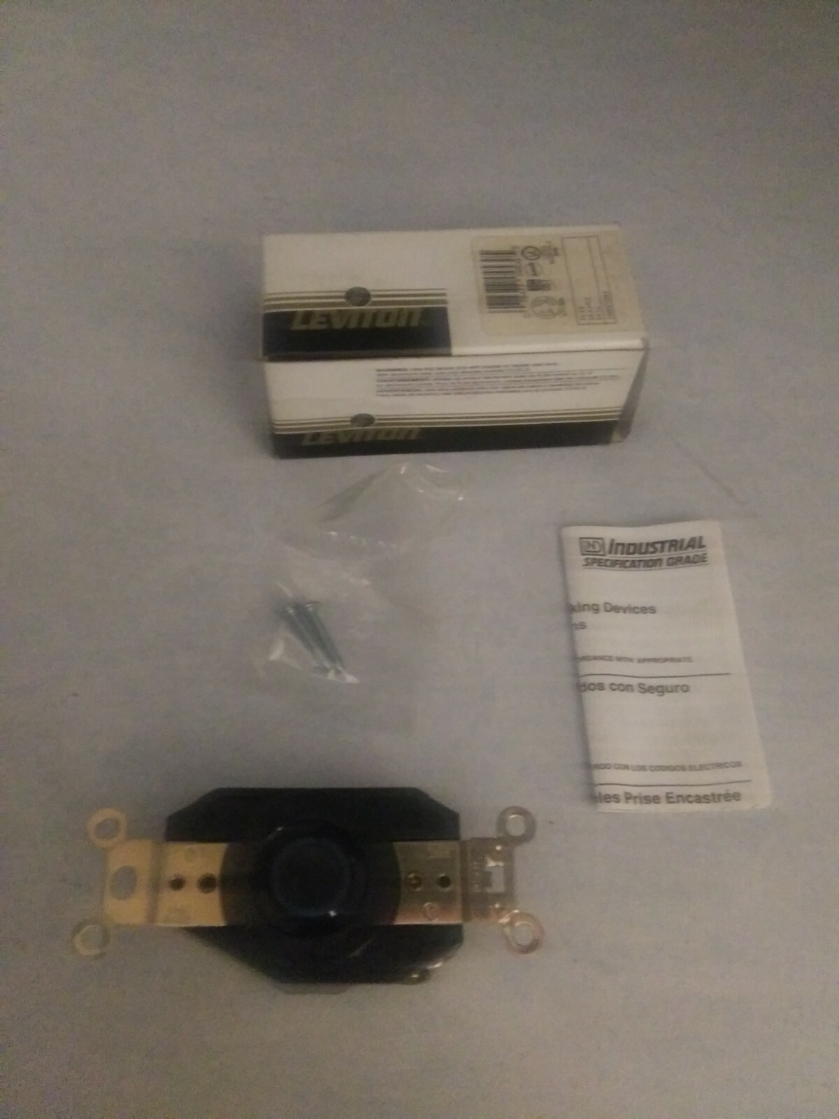 Leviton Twist Turn Locking Receptacle Outlet 11-20R 20A 250V 3Ø 2370-065 *BOXED*