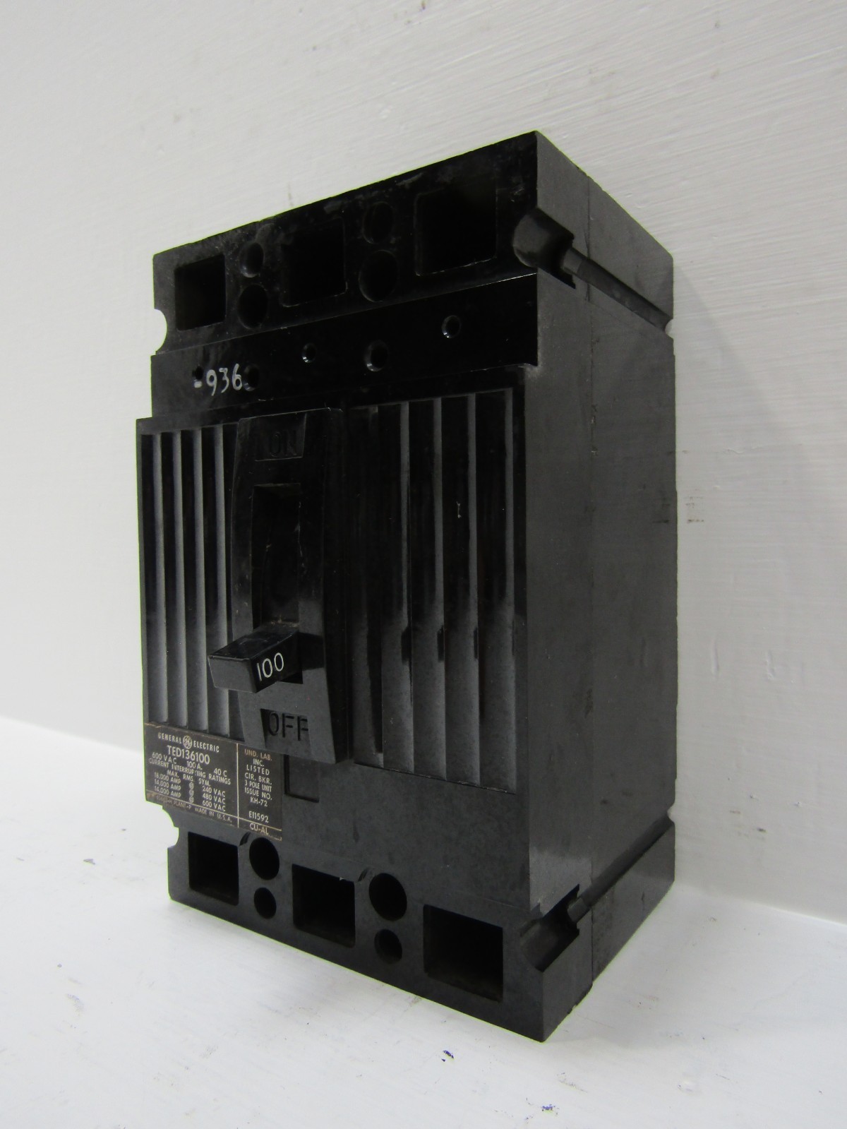 GE General Electric TED136100 100 Amp 600V 3-Pole Circuit Breaker 100A 3P