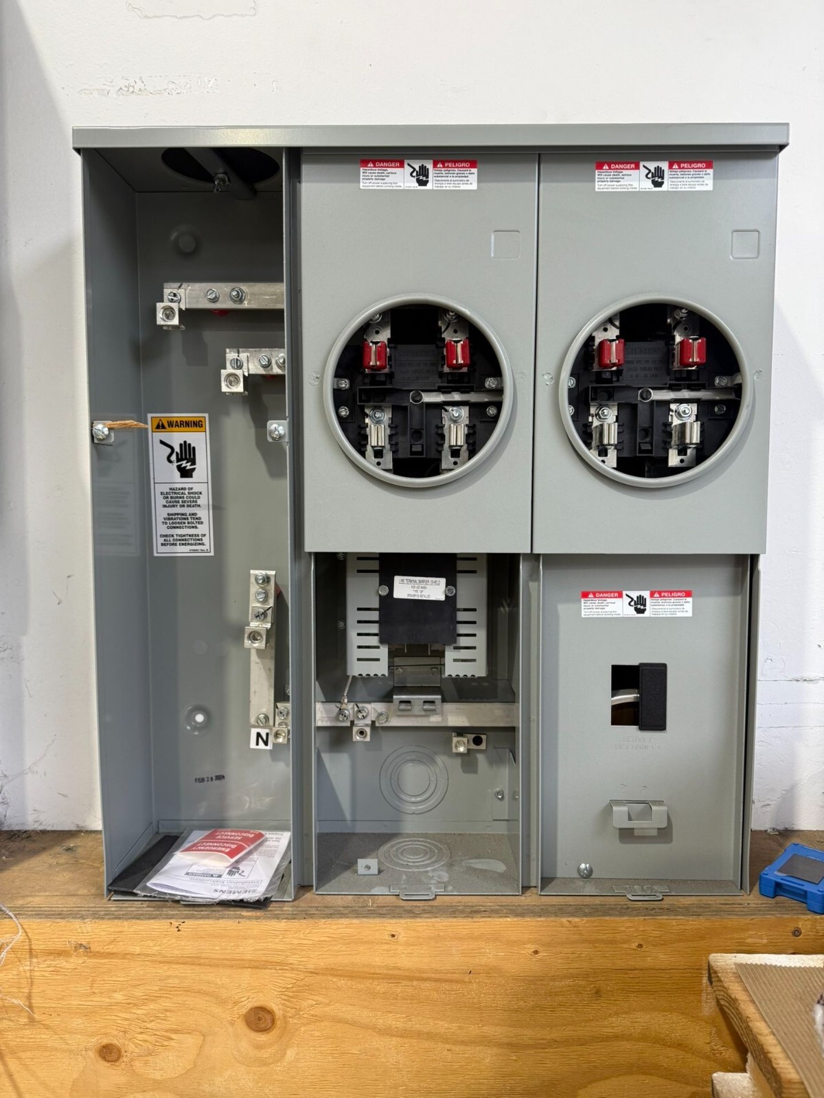 Siemens 200A Dual Electric Meter Panel WEPK2211