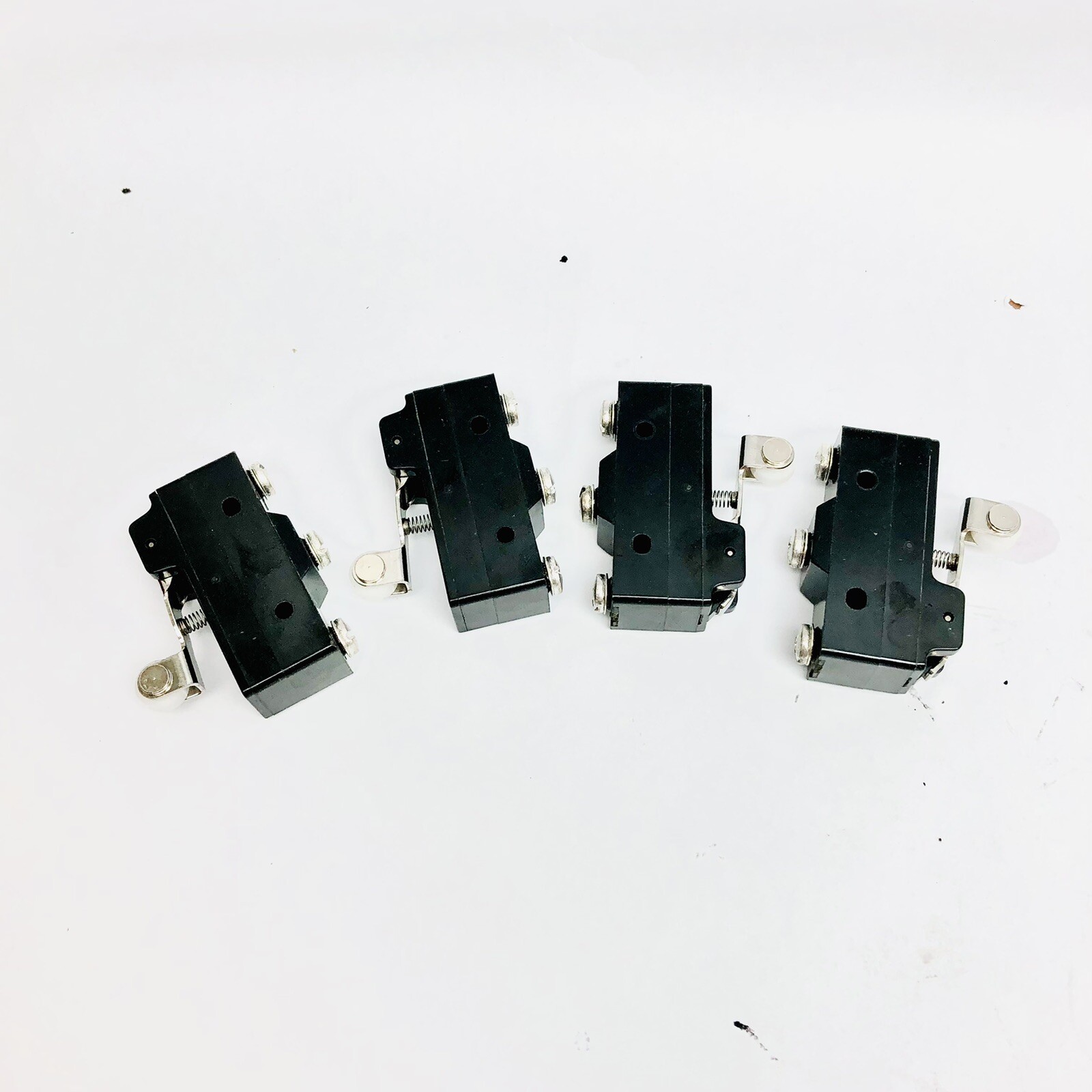 LOT OF 4 AFTRERMARKET SNAP SWITCH GPTBRM11 20A 250VAC LOWER SCREW MOUNT