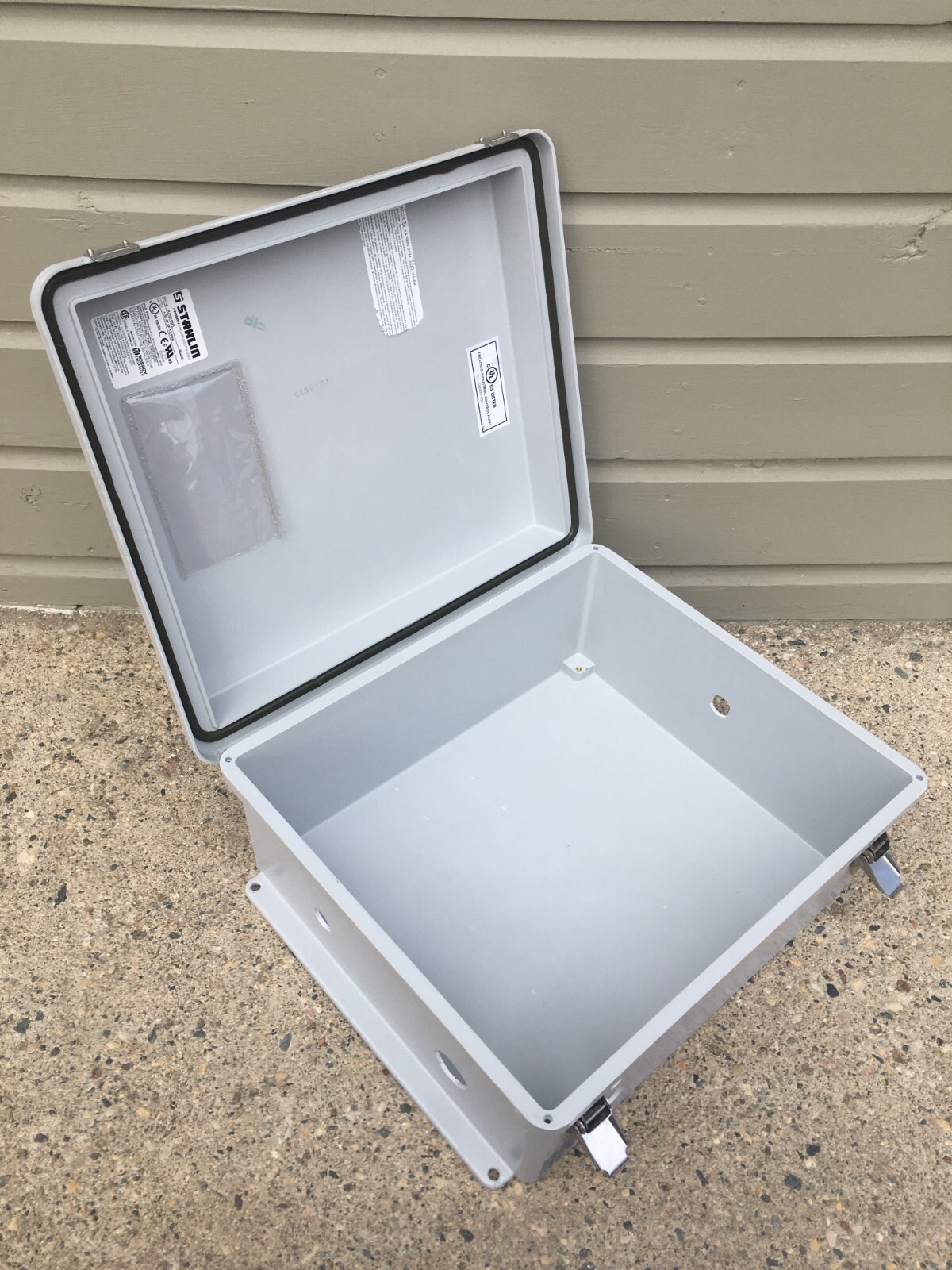 **STAHLIN ROBROY RJ1614HPL INDUSTRIAL ELECTRICAL ENCLOSURE LOCKABLE USA ~ READ ~