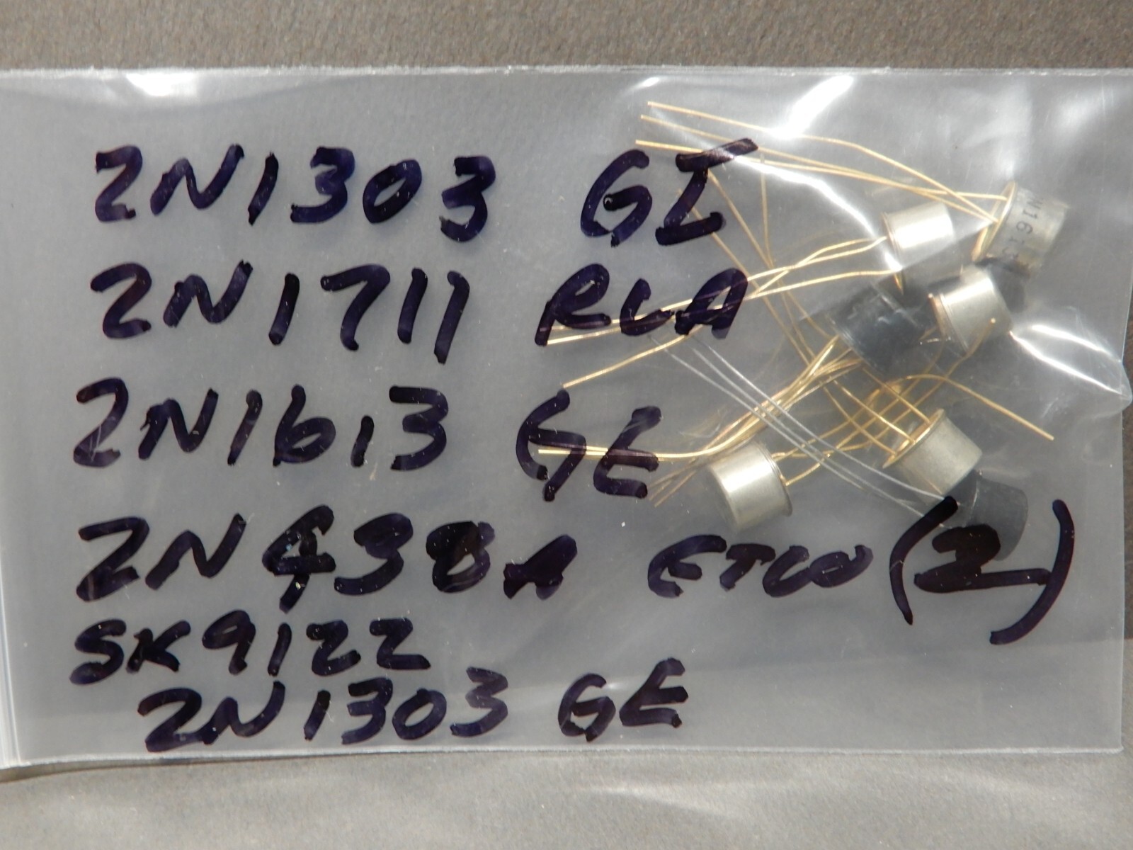 Vintage Transistor Lot 2N1303 2N1711 2N1613 2N438A 2N1303