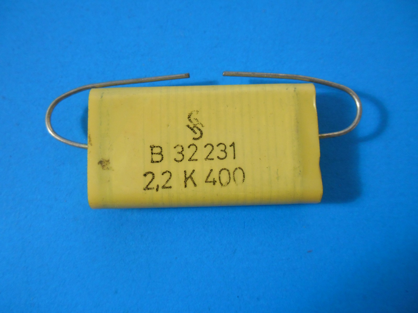 9X Epcos B32231 2.2uF 400V Film Metallized Polyester Axial Capacitors NOS