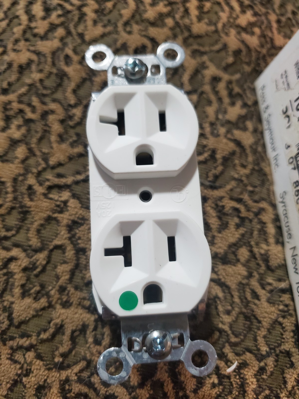 Lot Of 10 Pass & Seymour 8300-HW White Duplex Receptacles, Hospital Grade, 20A