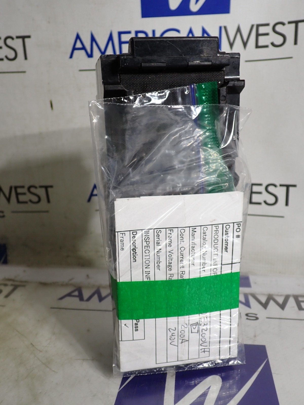 Square D QE3200VH 3 pole 200 amp 240 volt Plug in QE Circuit Breaker -Tested