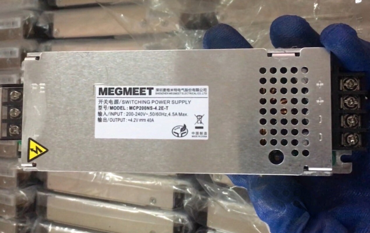 1pcs New MEGMEET MCP200NS-4.2E-T Power Supply 4.2V 40A