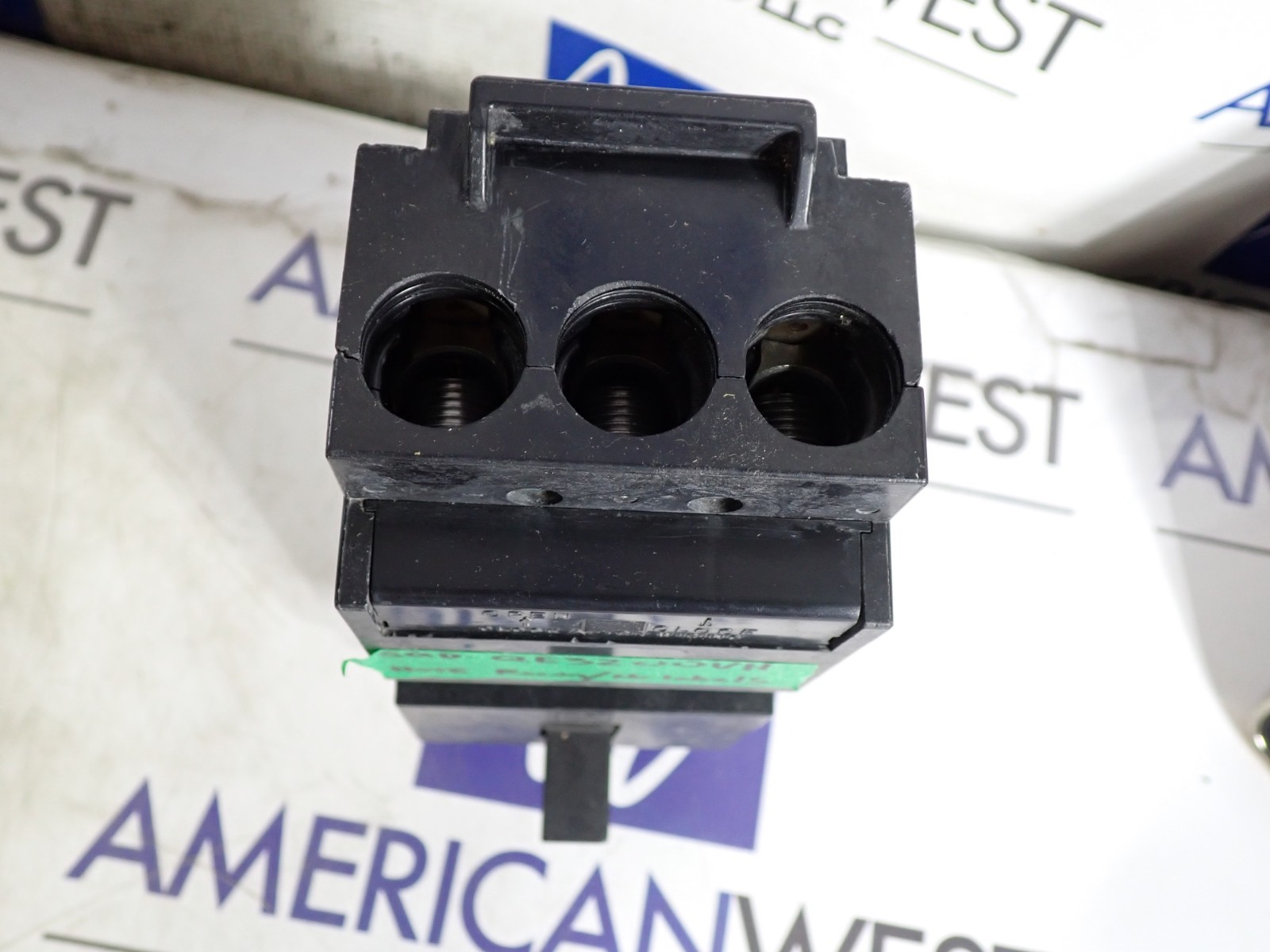 Square D QE3200VH 3 pole 200 amp 240 volt Plug in QE Circuit Breaker -Tested